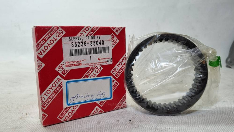 کشویی روی جعبه کمک گیربکس تویوتا هایلوکس تایگر 04-1998 - اصلی جنیون پارت ژاپن - 36236-35040