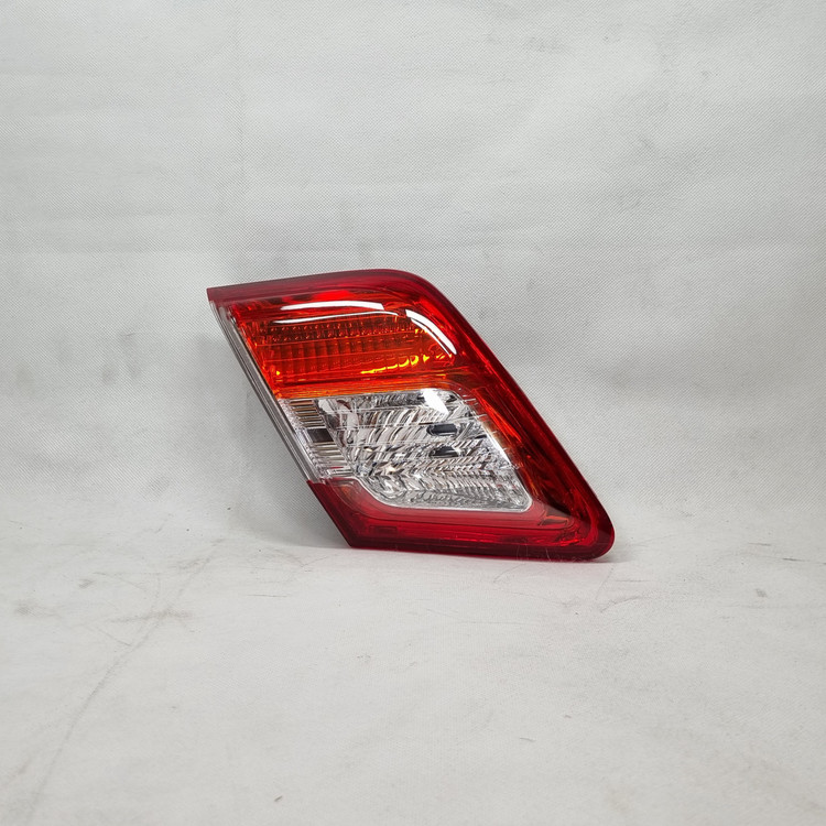 چراغ خطر LED دار صندوق تویوتا کمری 11-2010 - دپو تایوانی