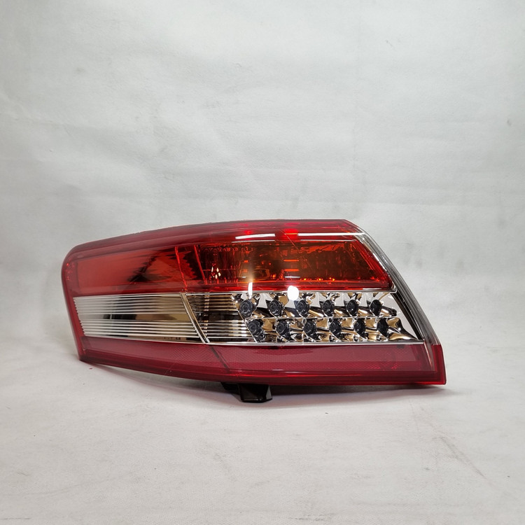 چراغ خطر LED دار گلگیر تویوتا کمری 11-2010 - دپو تایوانی