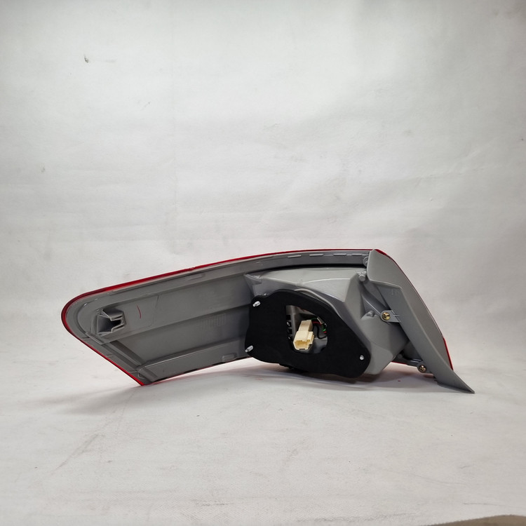 چراغ خطر LED دار گلگیر تویوتا کمری 11-2010 - دپو تایوانی